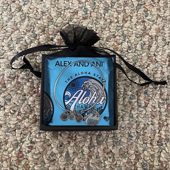 Alex and Ani Hawaii Exclusive Aloha Bracelet - Picture 4 of 4